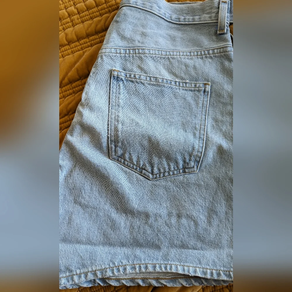 Agolde cut out denim shorts! - Picture 4 of 4